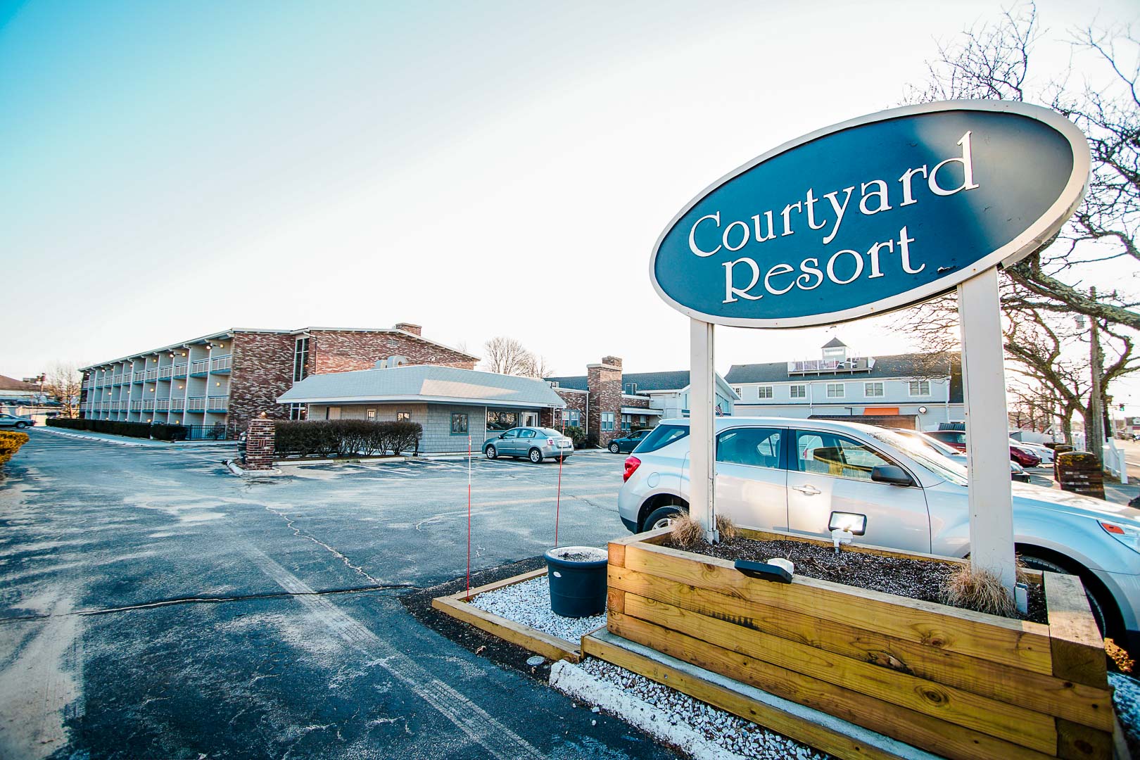 A welcoming resort entrance at VRI's Courtyard Resort in Massachusetts.